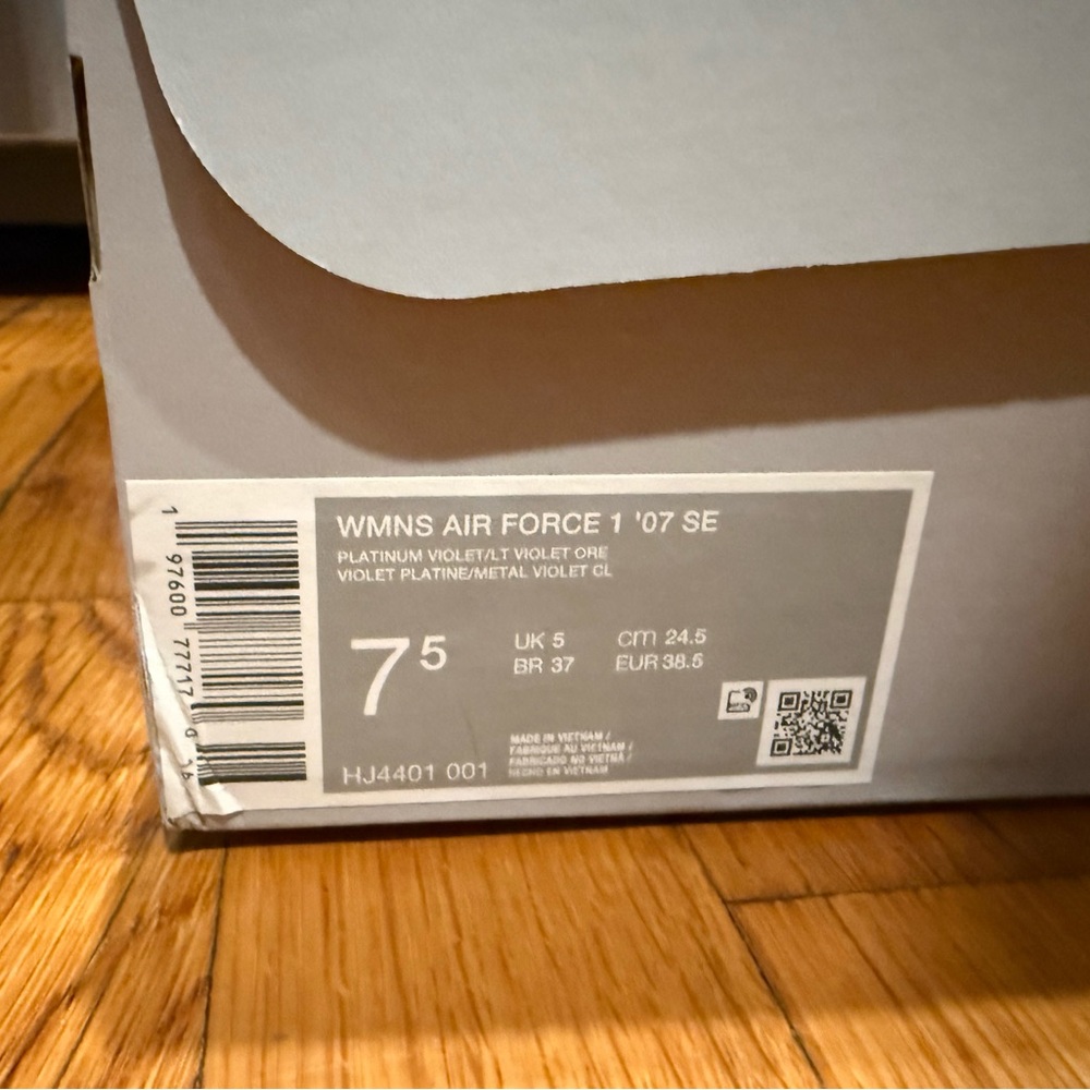 Nike Women's Blush Sneakers - Picture 5 of 6